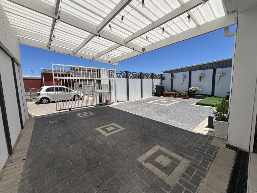 2 Bedroom Property for Sale in Strandfontein Western Cape